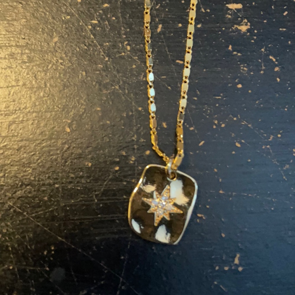 Dainty starburst necklace